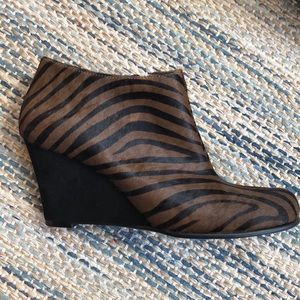 Aerosoles NEW In Box 7.5 Heelrest 3” Wedge Zebra